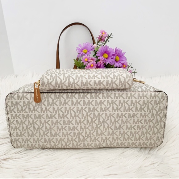 📌CLOSING SALE📌MICHAEL KORS TOTE WITH WALLET SET - Picture 6 of 8